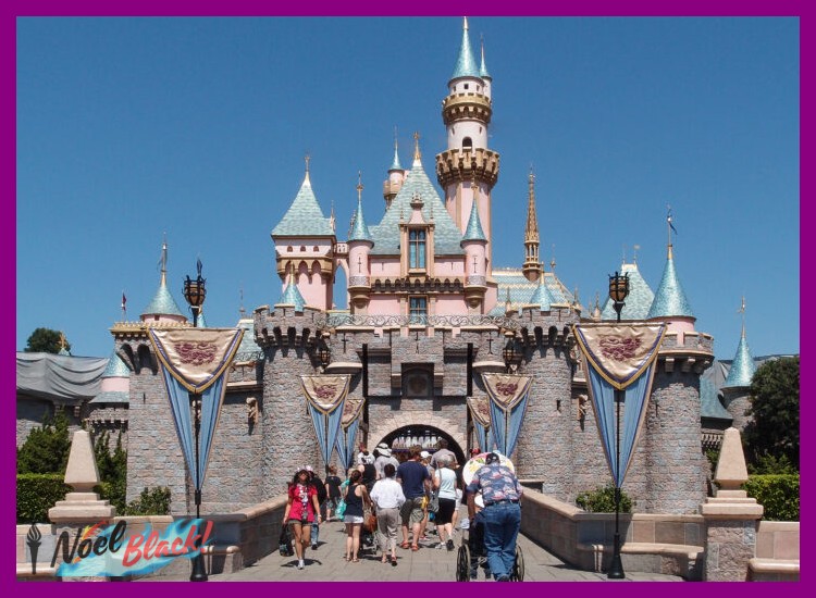 ¿En qué ciudad de California se encuentra ubicado el complejo de Disneyland Resort?